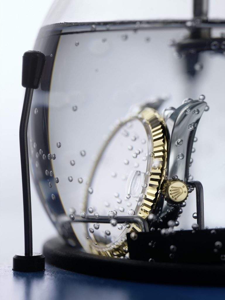 Thay mặt kính đồng hồ Rolex chính hãng, yếu tố quan trọng giúp đồng hồ chống nước tốt hơn