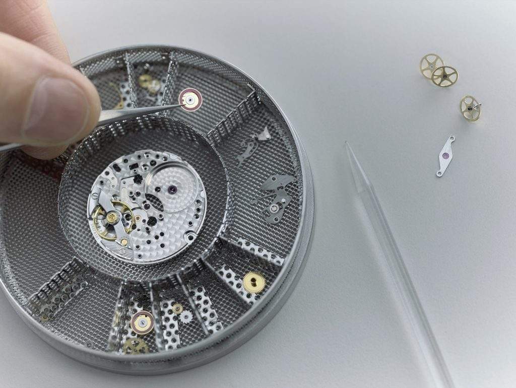 Thay thế linh kiện Rolex chính hãng - Chất lượng