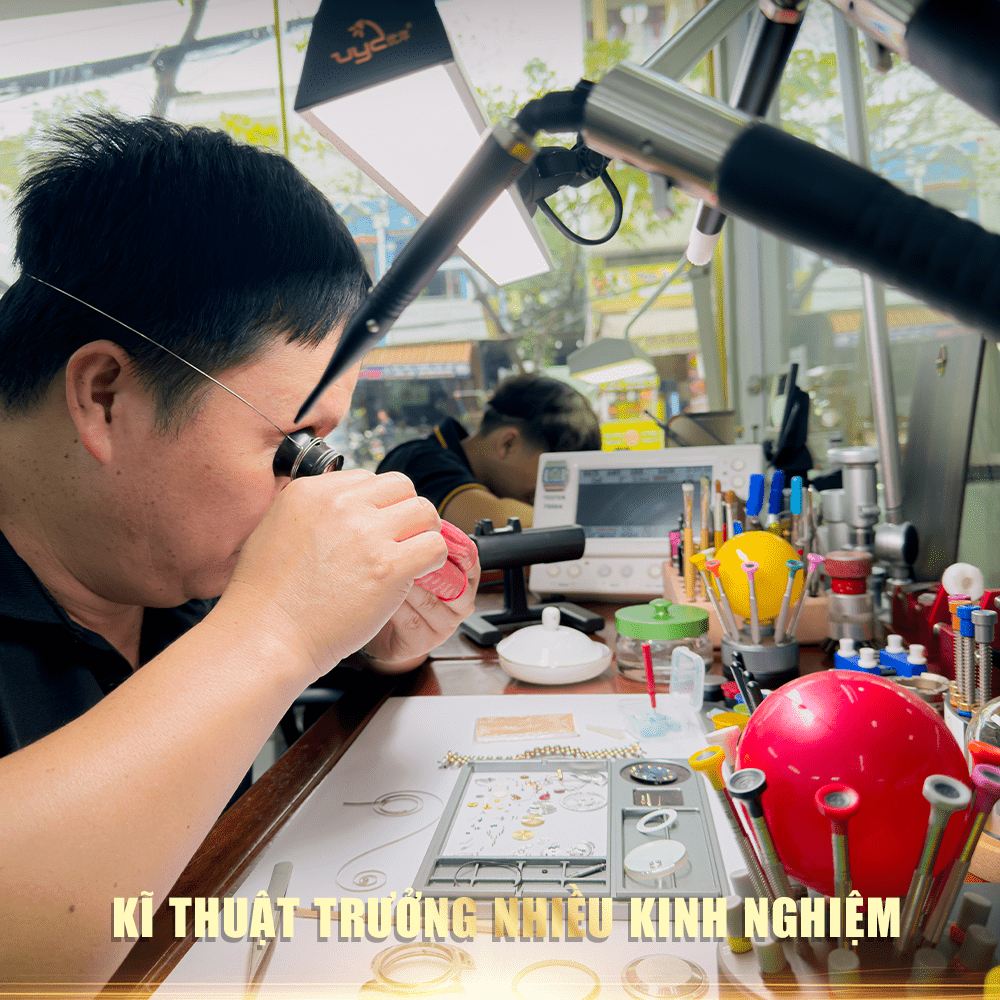 Học nghề sửa đồng hồ tại Gia Cát Watch với kỹ thuật trưởng hơn 30 năm kinh nghiệm, thợ giỏi top đầu tại Việt Nam