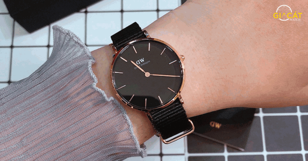 Thay pin đồng hồ Daniel Wellington