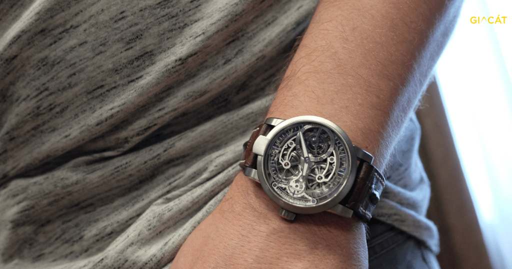 Arm-in-the-Air Watch - Thiết kế khác biệt và tính năng nổi bật