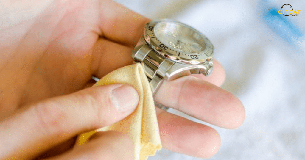 Dịch vụ làm sạch đồng hồ tại Gia Cát Watch