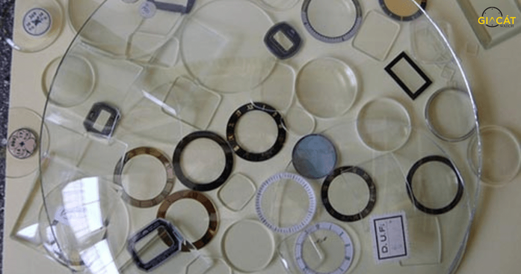 Phân Biệt Kính Sapphire và Kính Khoáng: Tính Năng và Đặc Điểm