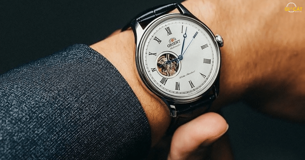 Đồng hồ Automatic có cần lên dây cót không?