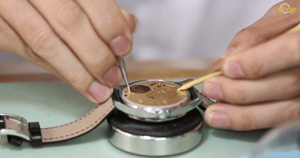 Những Nguyên Nhân Phổ Biến Khiến Đồng Hồ Mới Thay Pin