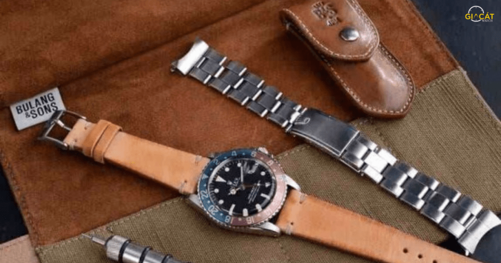 Mẹo Giữ Dây Kim Loại Đồng Hồ Luôn Sáng Bóng