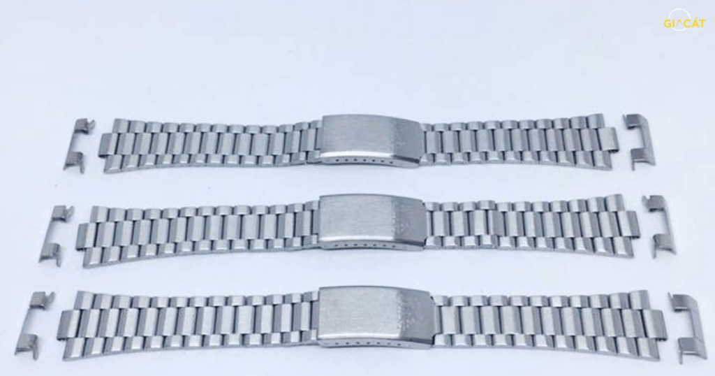 Vì Sao Cần Vệ Sinh Dây Kim Loại Đồng Hồ Thường Xuyên?