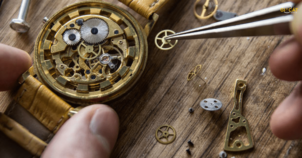 Nguyên Nhân Khiến Đồng Hồ Bị Khô Dầu