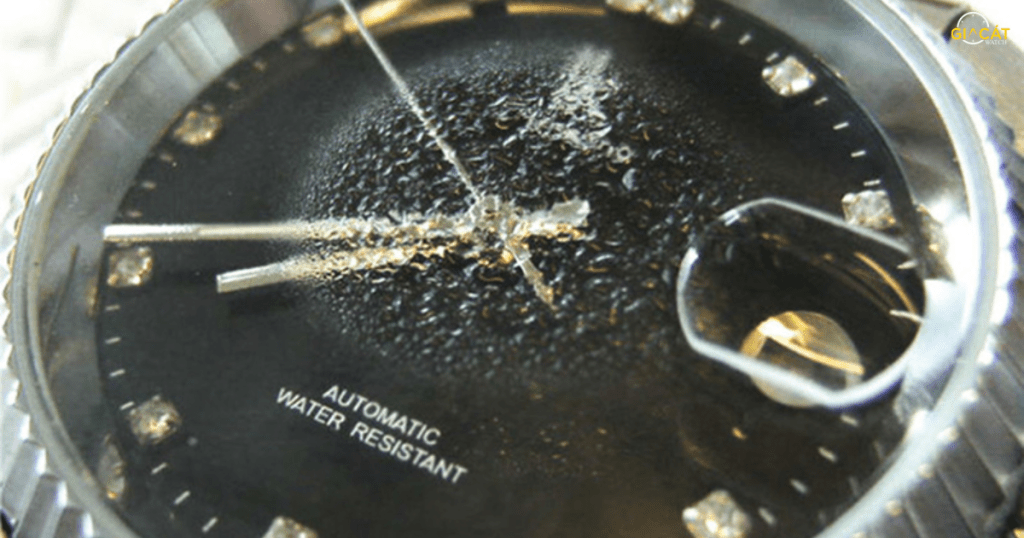 Nguyên nhân đồng hồ bị vào nước dù còn ron