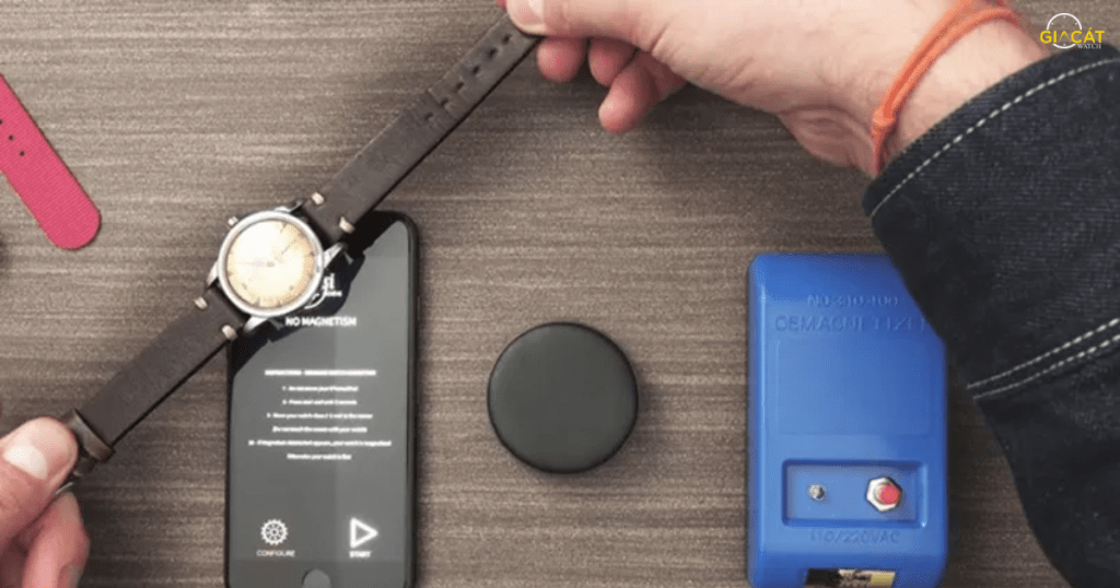 Vì sao đồng hồ cơ dễ bị nhiễm từ?