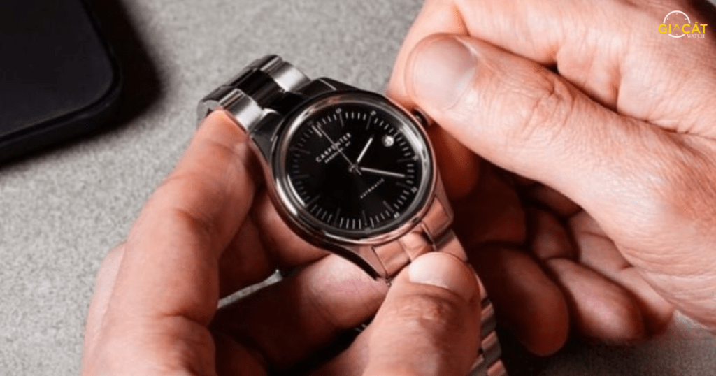 Đồng hồ bị lệch kim là gì và vì sao dễ xảy ra sau khi rơi