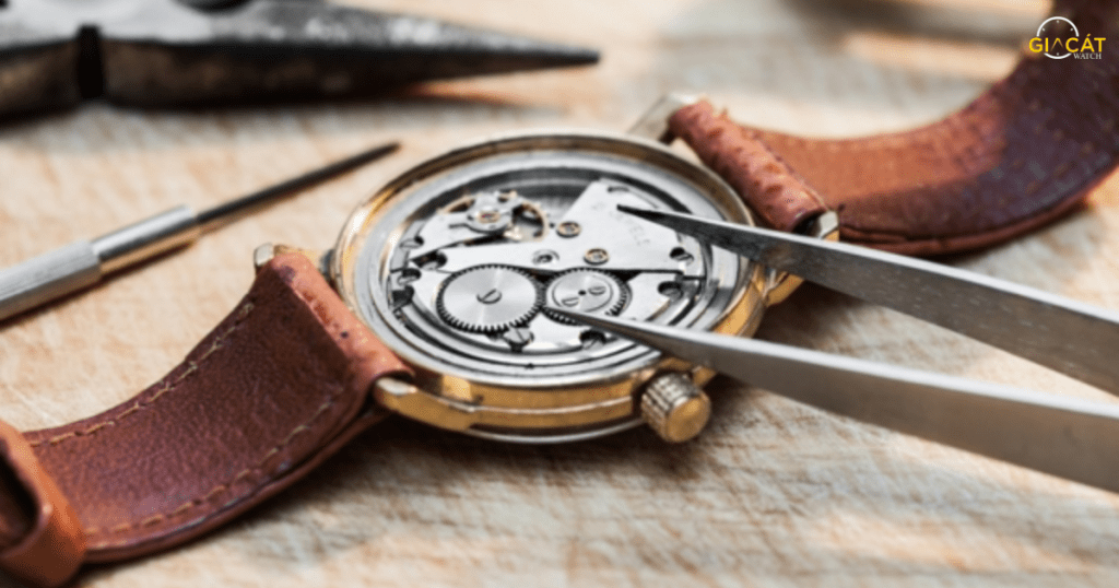 Đồng hồ bị lệch kim là gì và vì sao dễ xảy ra sau khi rơi