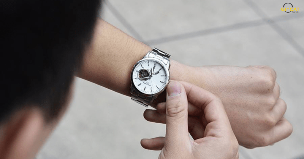 Bảo dưỡng đồng hồ quartz – Nhẹ nhàng nhưng không phải bằng không