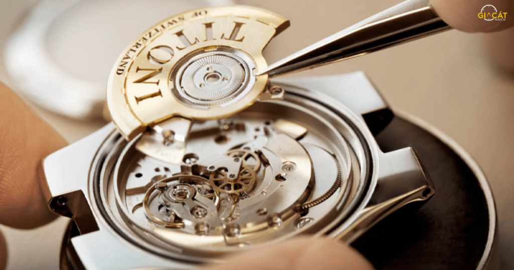 Sửa đồng hồ nhiều lần có làm giảm độ chính xác không?