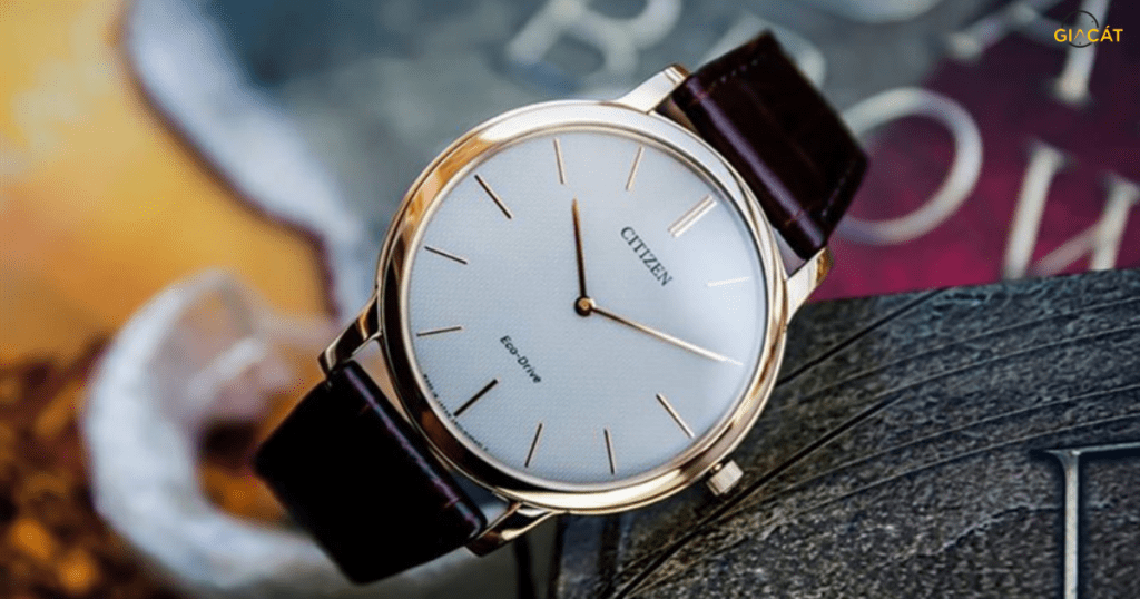 Đặt đồng hồ nằm sấp có làm trầy kính không?