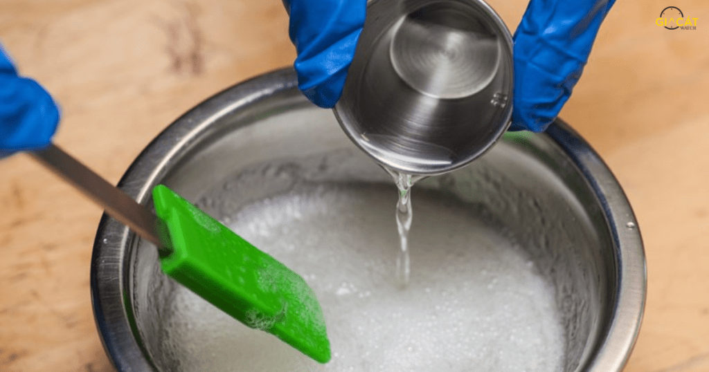 Những loại đồng hồ không nên làm sạch bằng nước rửa chén